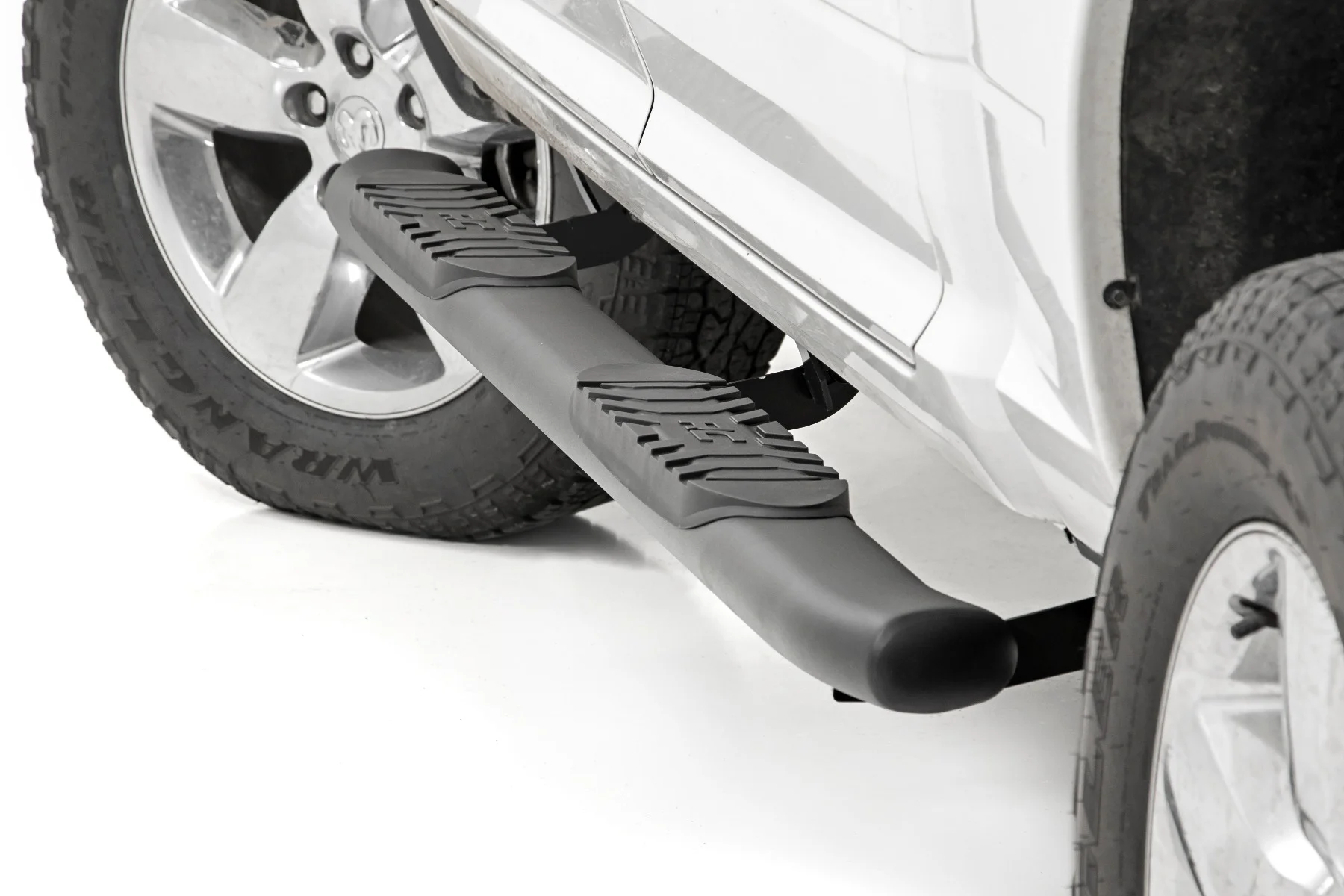 Rough Country Oval Nerf Step, Crew Cab, Black, Ram 1500, 2500, 3500 2WD, 4WD (2010-2025 & Classic)